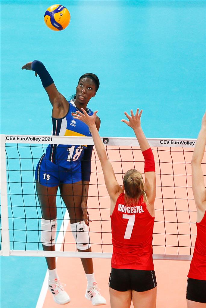 Elimination en 1/8 par l'Italie